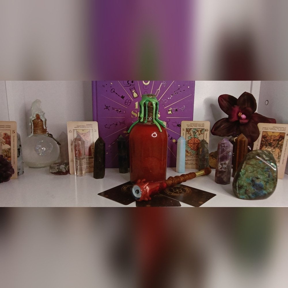 Color Changing Red To Metallic Red Potion With Green Seal. Wand Included!!!